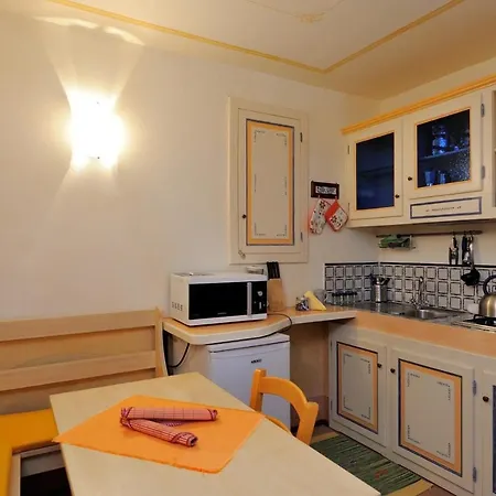 One-bedroom In I *